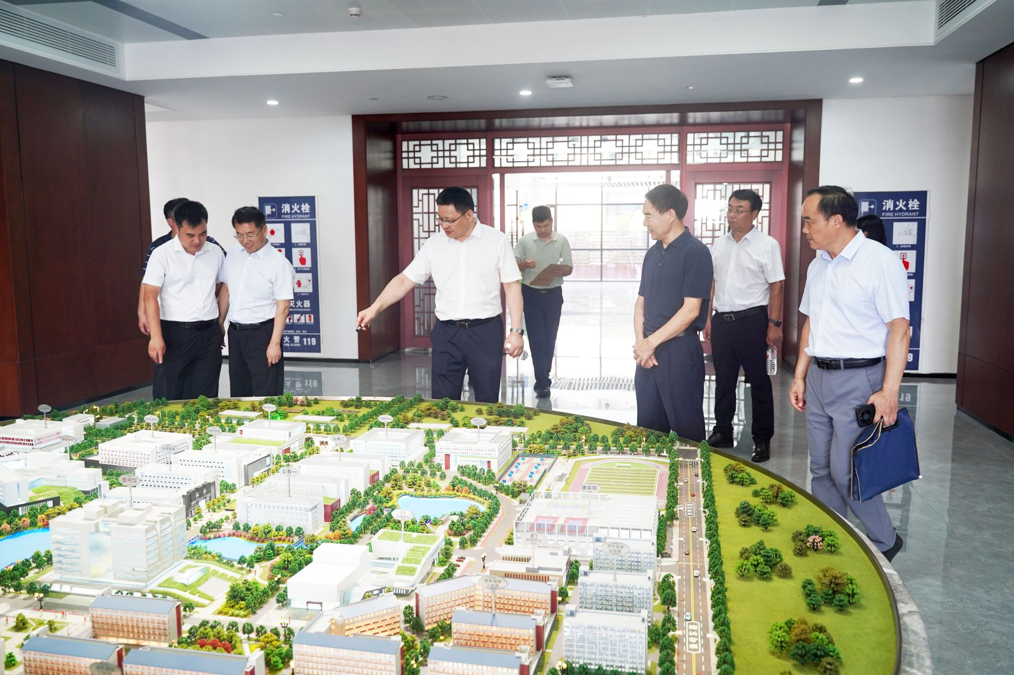 教育部發(fā)展規(guī)劃司一行到中國地質(zhì)大學(xué)(武漢)未來城校區(qū)調(diào)研-地大熱能 教育部發(fā)展規(guī)劃司一行到中國地質(zhì)大學(xué)(武漢)未來城校區(qū)調(diào)研-地大熱能